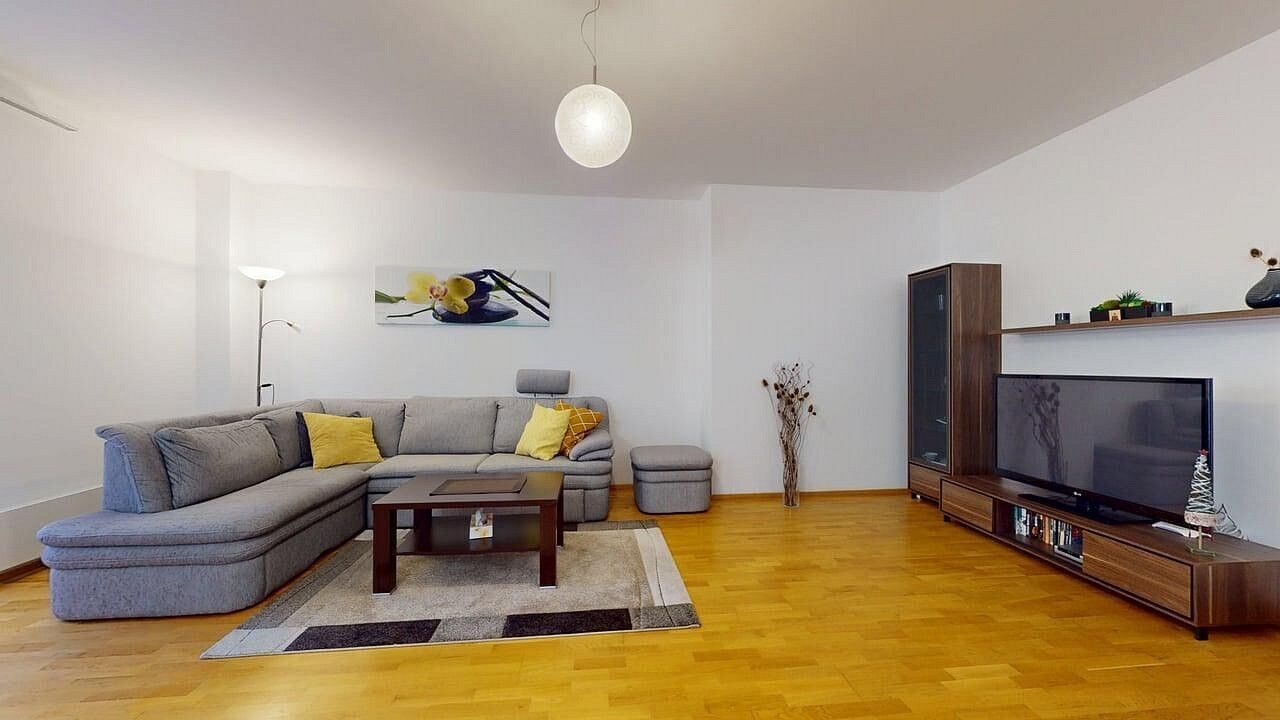 2+kk, Karlovy Vary, Karlovarský kraj, 88 m² - 1