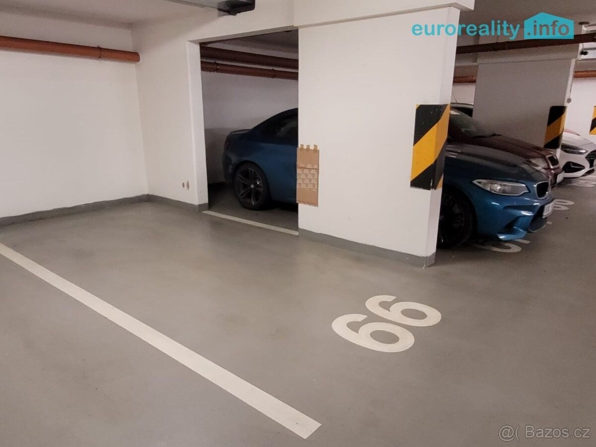 Garáže, Praha, 100 00