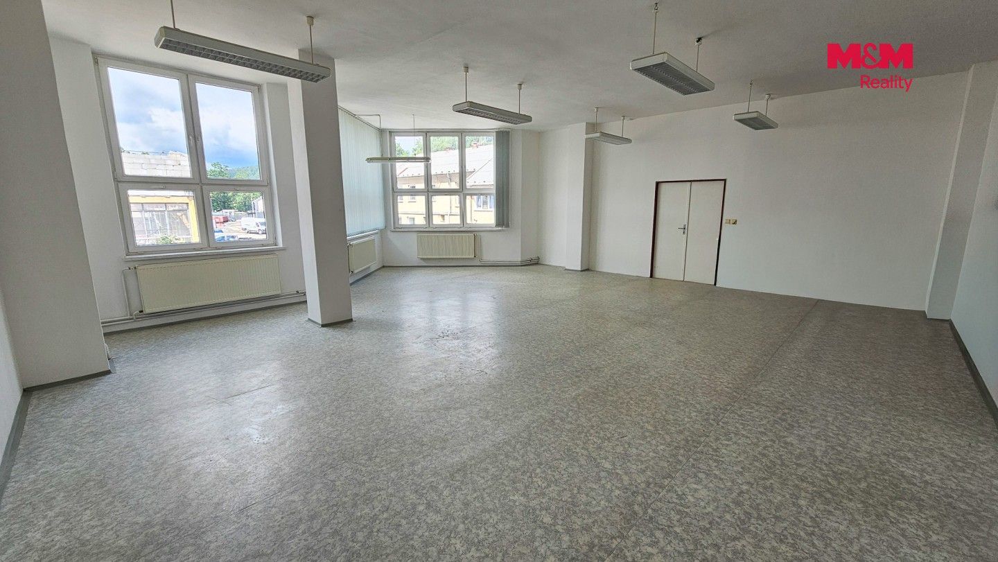 Pronájem kancelář - Chářovská, Krnov, 348 m² - 5