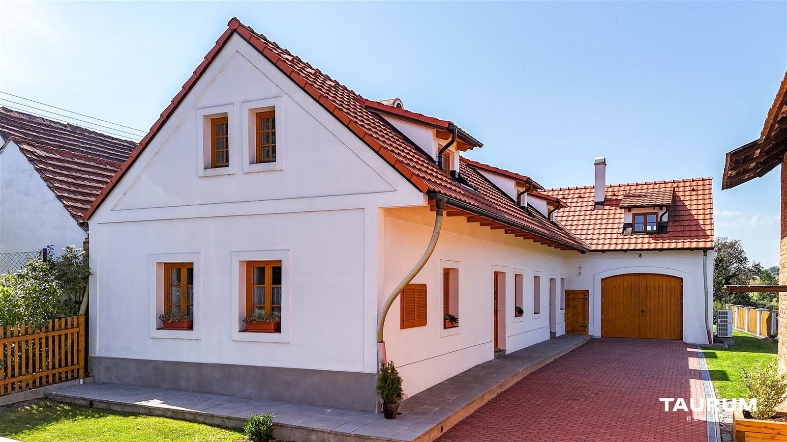 Rodinné domy, Bujesily, 303 m² - 1