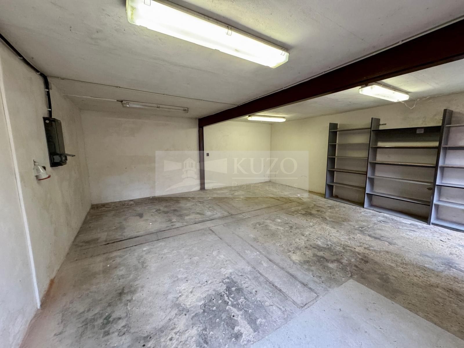 Garáže, Mladá Boleslav, 35 m²