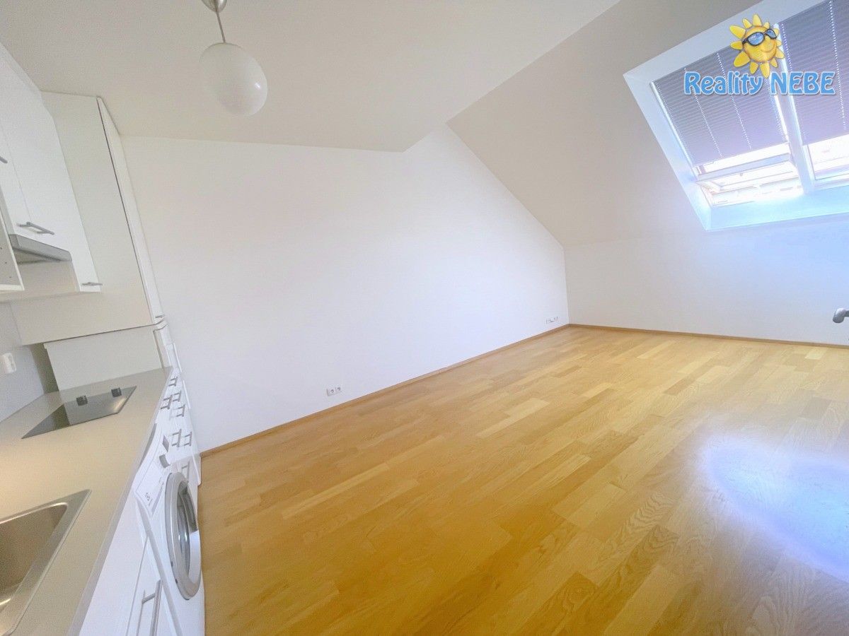Byt 2+kk · 38 m² · Lublaňská, Praha - 4