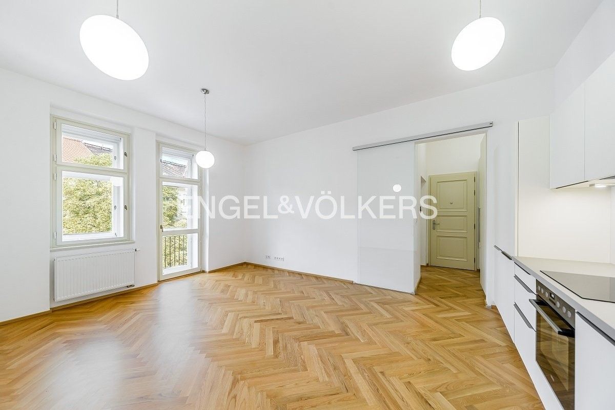 Pronájem byt 2+kk - Seifertova 560, Praha, 50 m²
