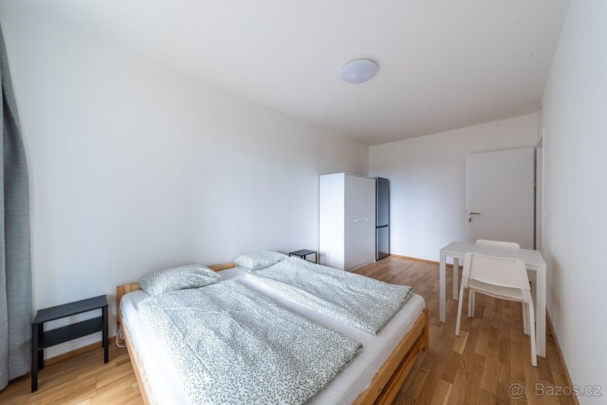 Pronájem byt - Praha, 190 00