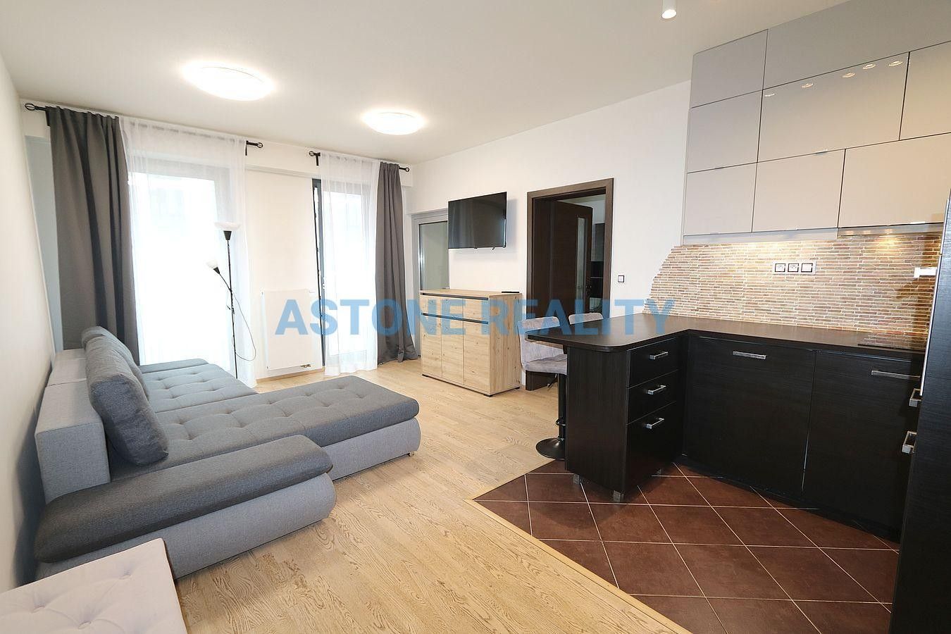 2+kk, Olšanská  , Praha, 59 m²