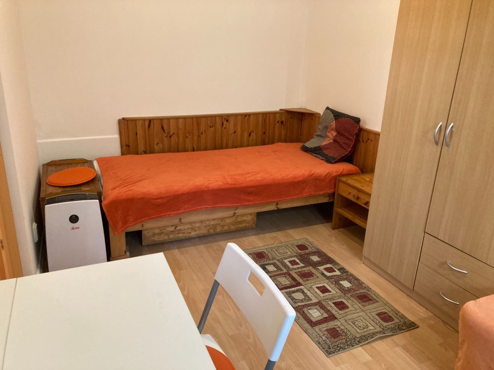 Pronájem byt 1+kk - Pod Klaudiánkou, Praha - Podolí, 20 m² - 2