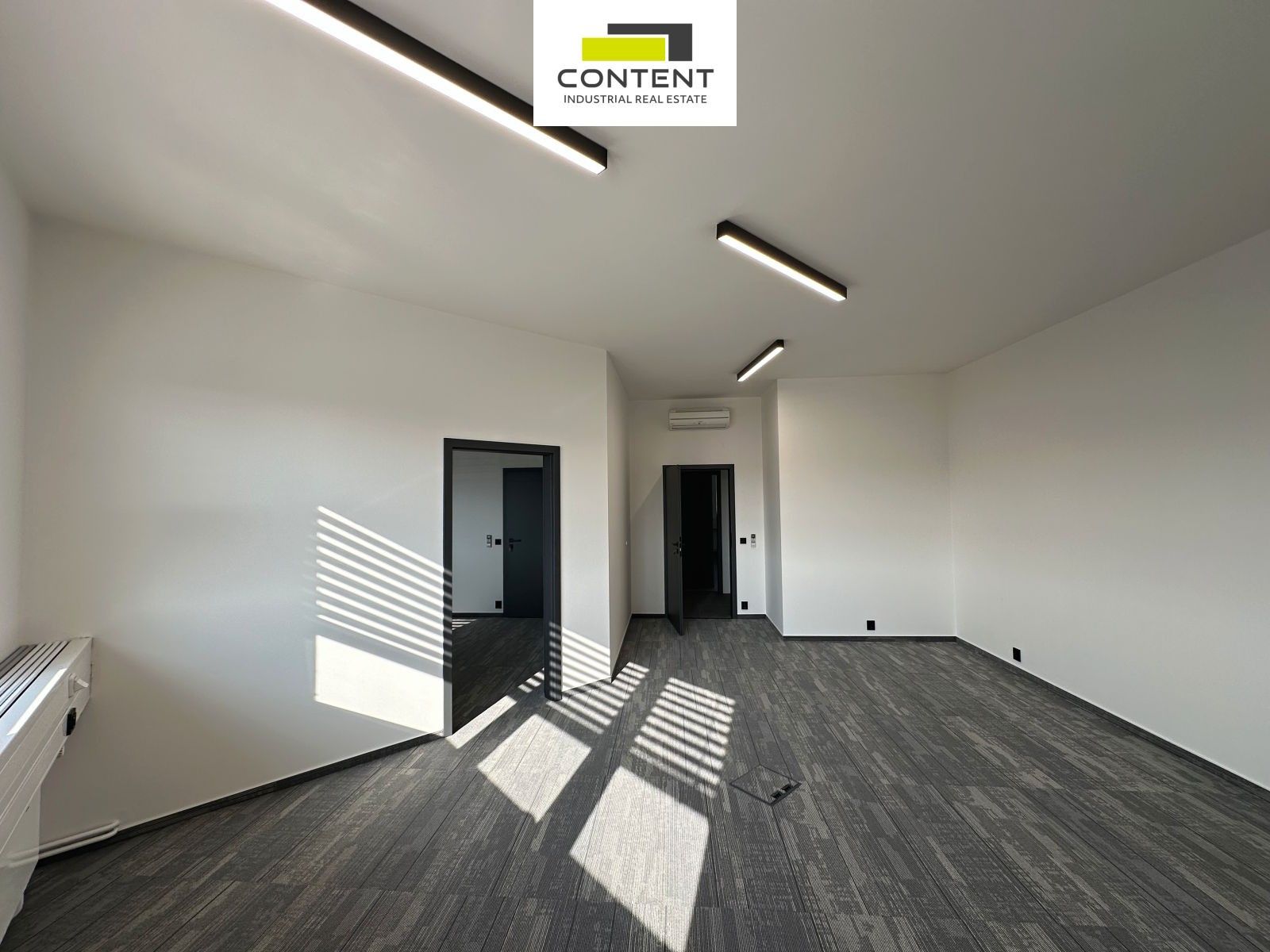 Pronájem kancelář - Komerční, Nupaky, 459 m²