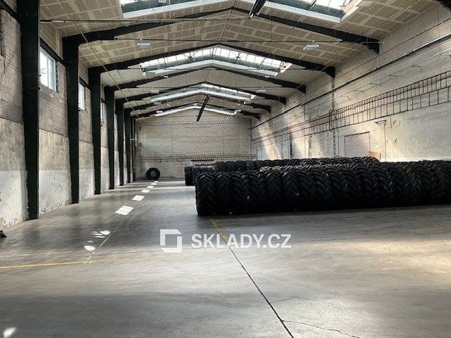 Sklady, Bystřany, 1 500 m² - 1