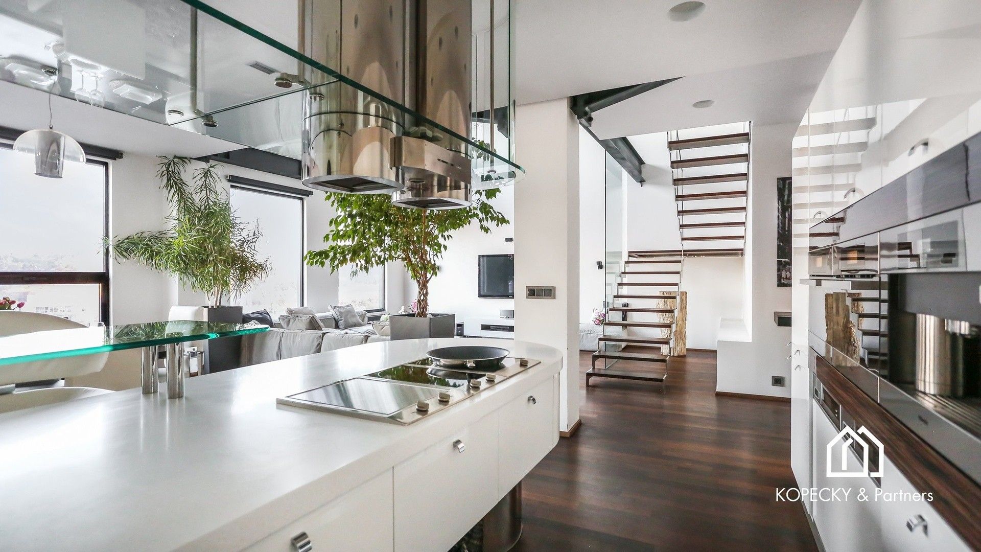 Byty, Křížová 2598, Praha, 428 m²