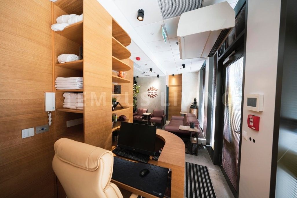 Prodej obchodní prostory - Karlín, Praha, 250 m²