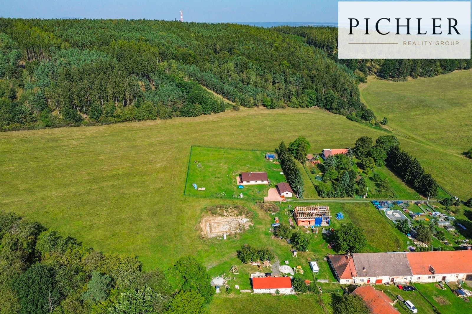 Pozemek pro bydlení · 3 666 m² · Dražeň - 4