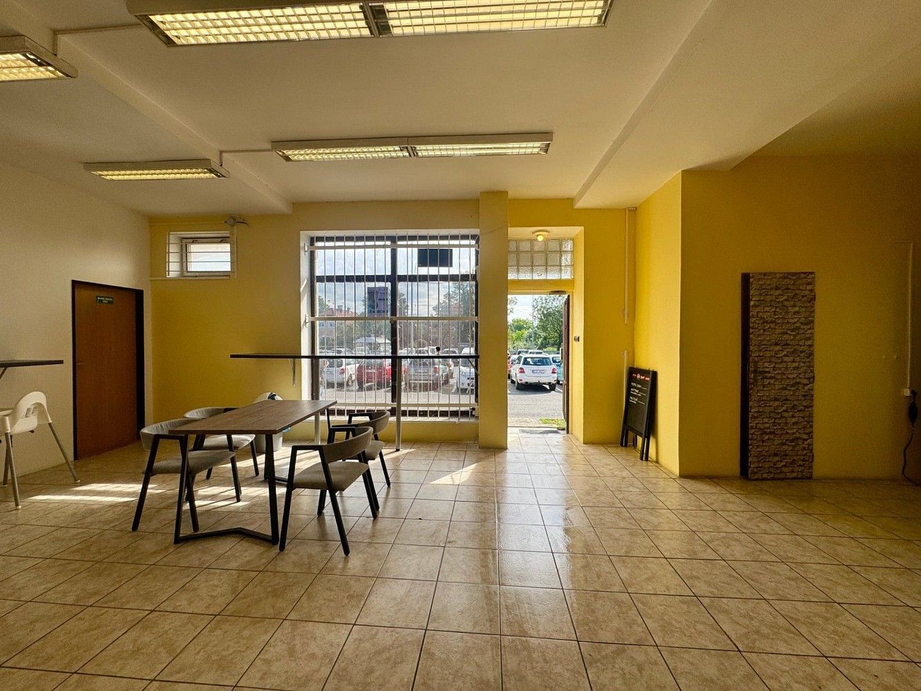 Pronájem obchodní prostory - Nové Město na Moravě, okres Žďár nad Sázavou, Kraj Vysočina, 110 m² - 2