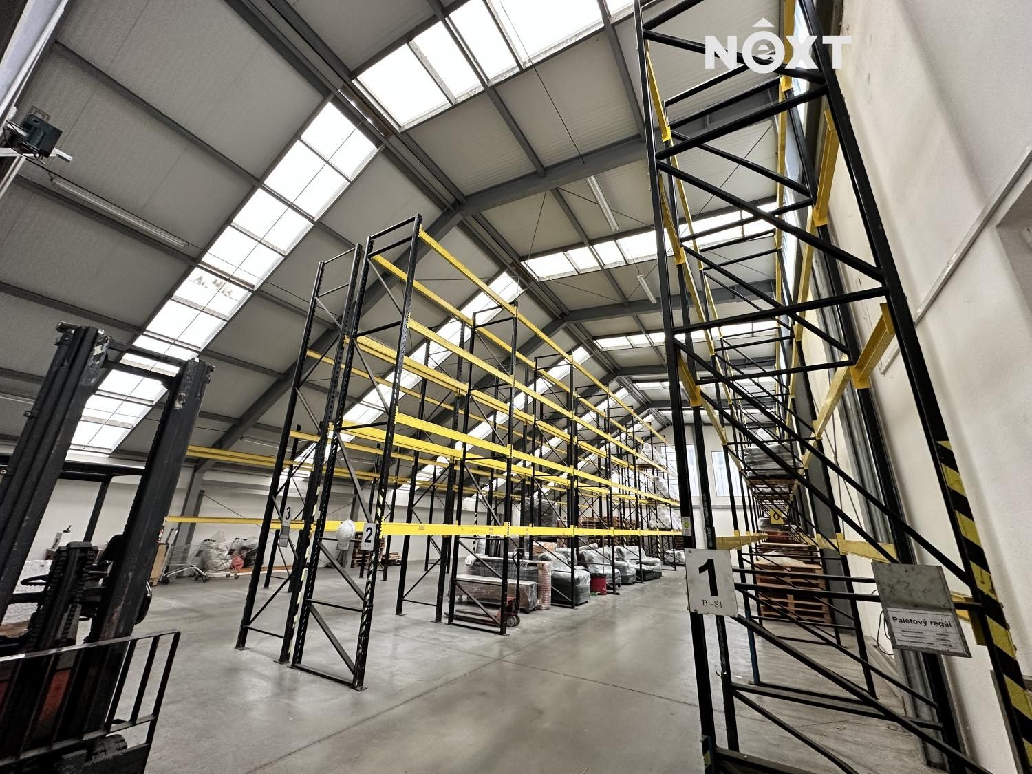 Sklady, Libušská, Praha, 783 m²