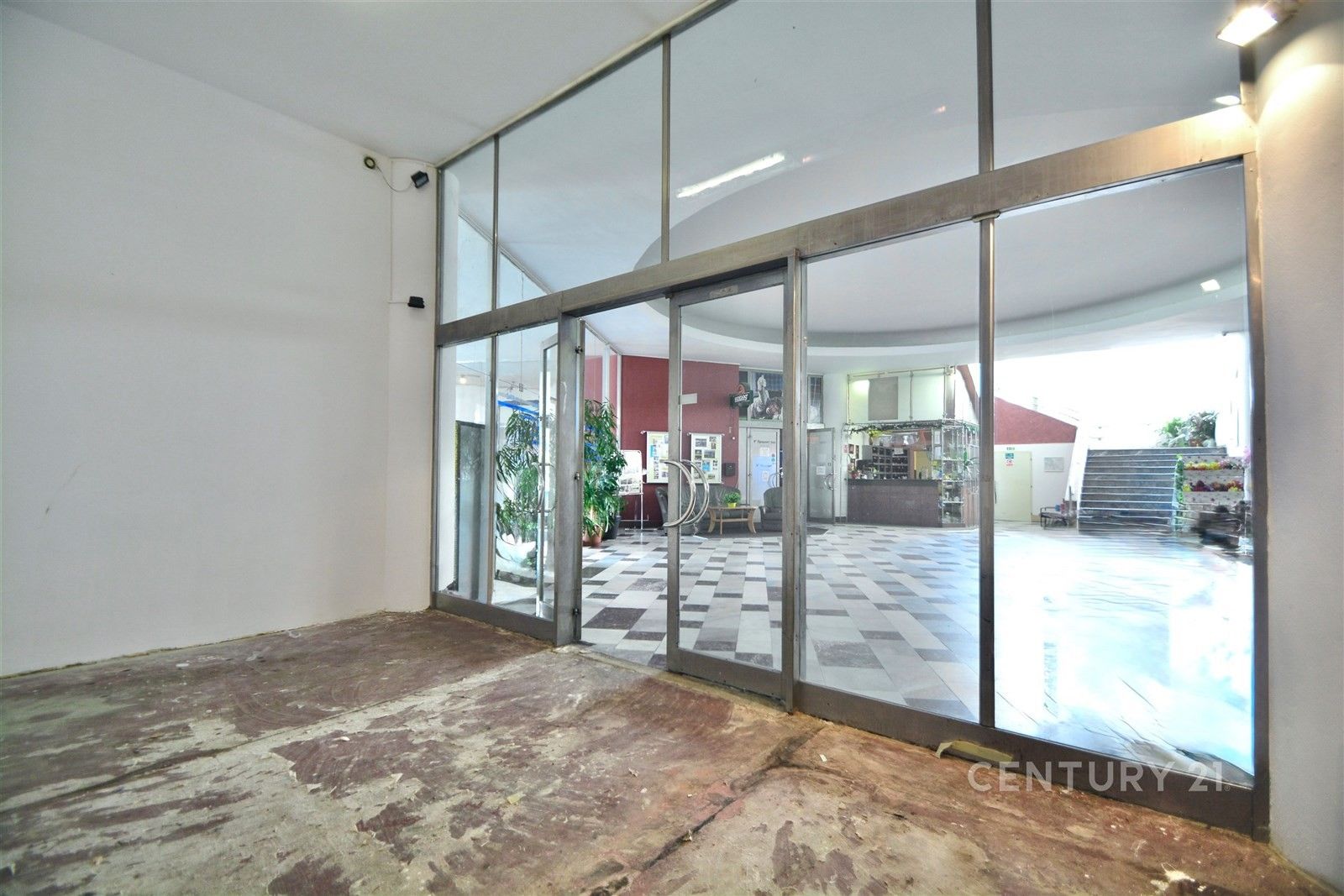 Pronájem obchodní prostory - tř. Spojenců, Otrokovice, 18 m²