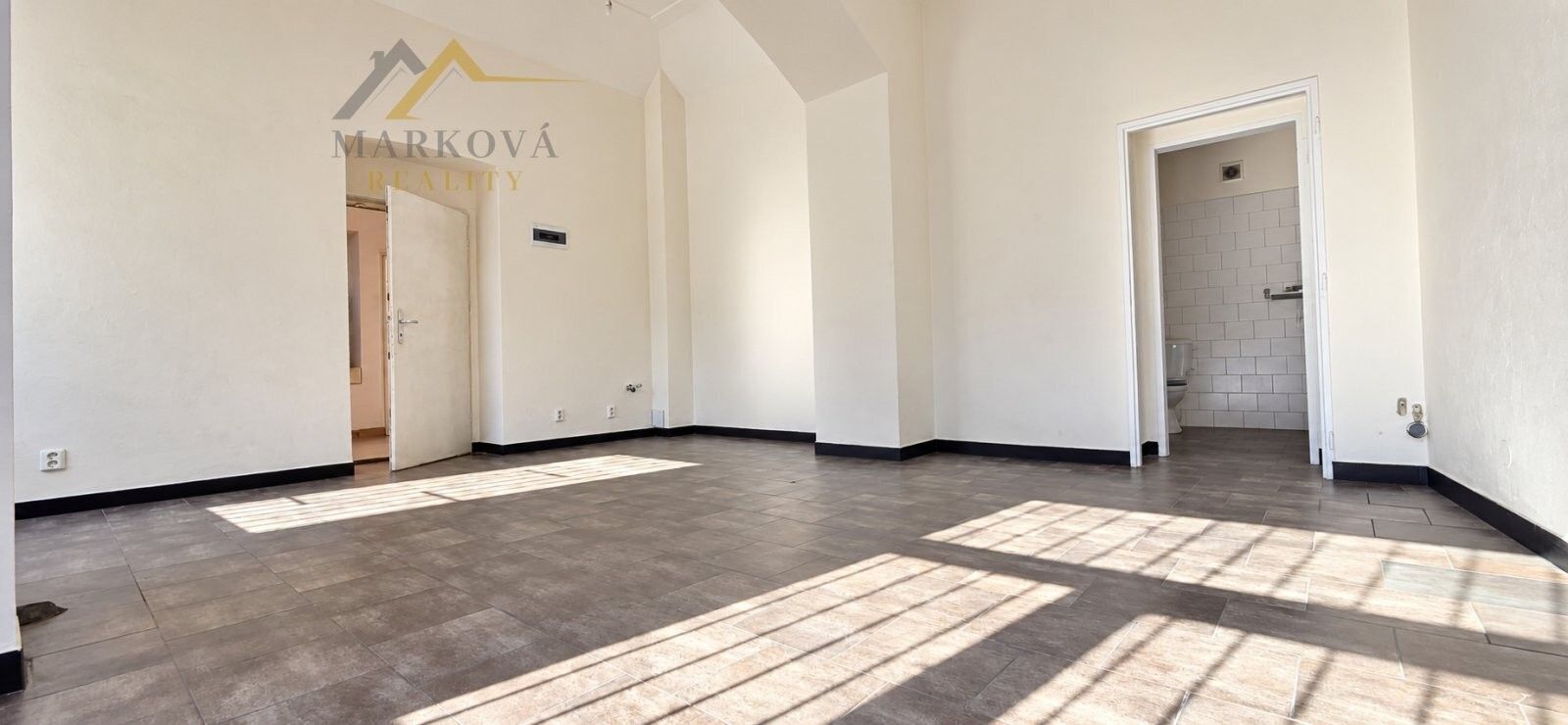 Pronájem obchodní prostory - Plzeňská 463, Praha Smíchov, 30 m² - 5