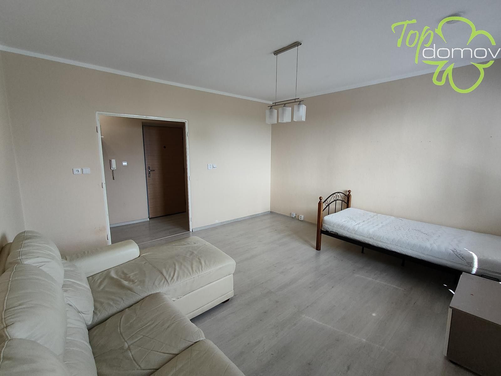 Pronájem byt 1+1 - Masarykova třída, Orlová, 39 m²