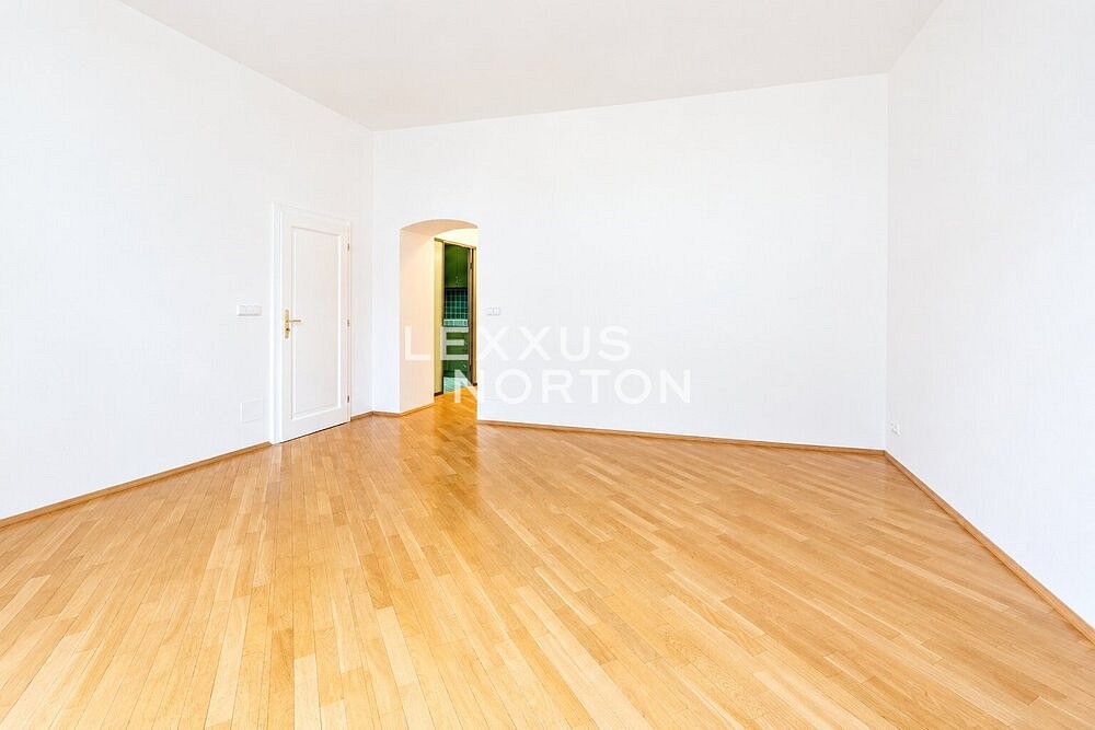 4+1, Odborů, Praha 2 - Nové Město, 100 m² - 2