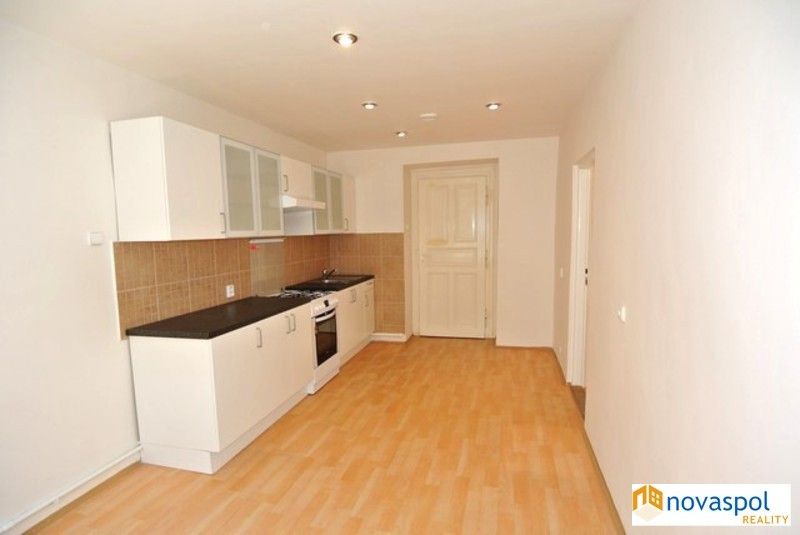 Pronájem byt 2+1 - Svatoslavova, Praha, 67 m²