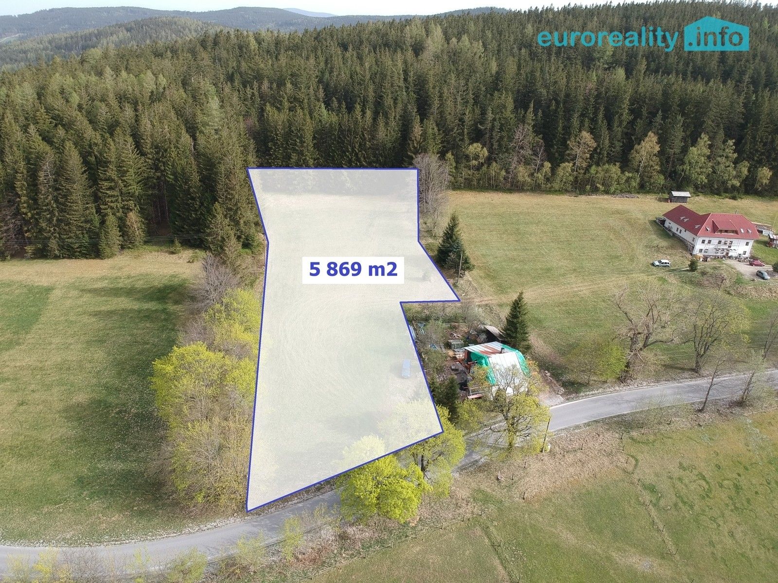 Louka, 5 869 m²