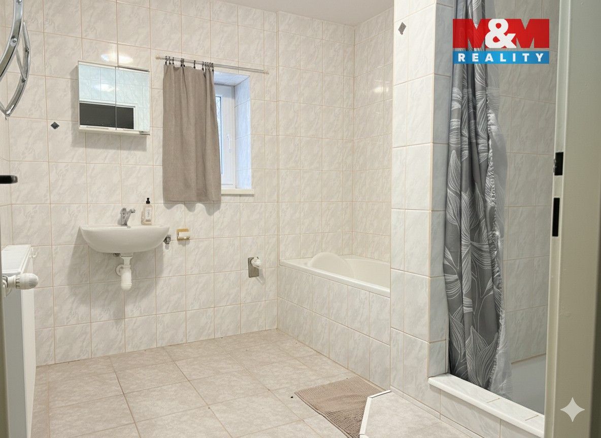 Obchodní prostory · 1 055 m² · Bílčice - 4