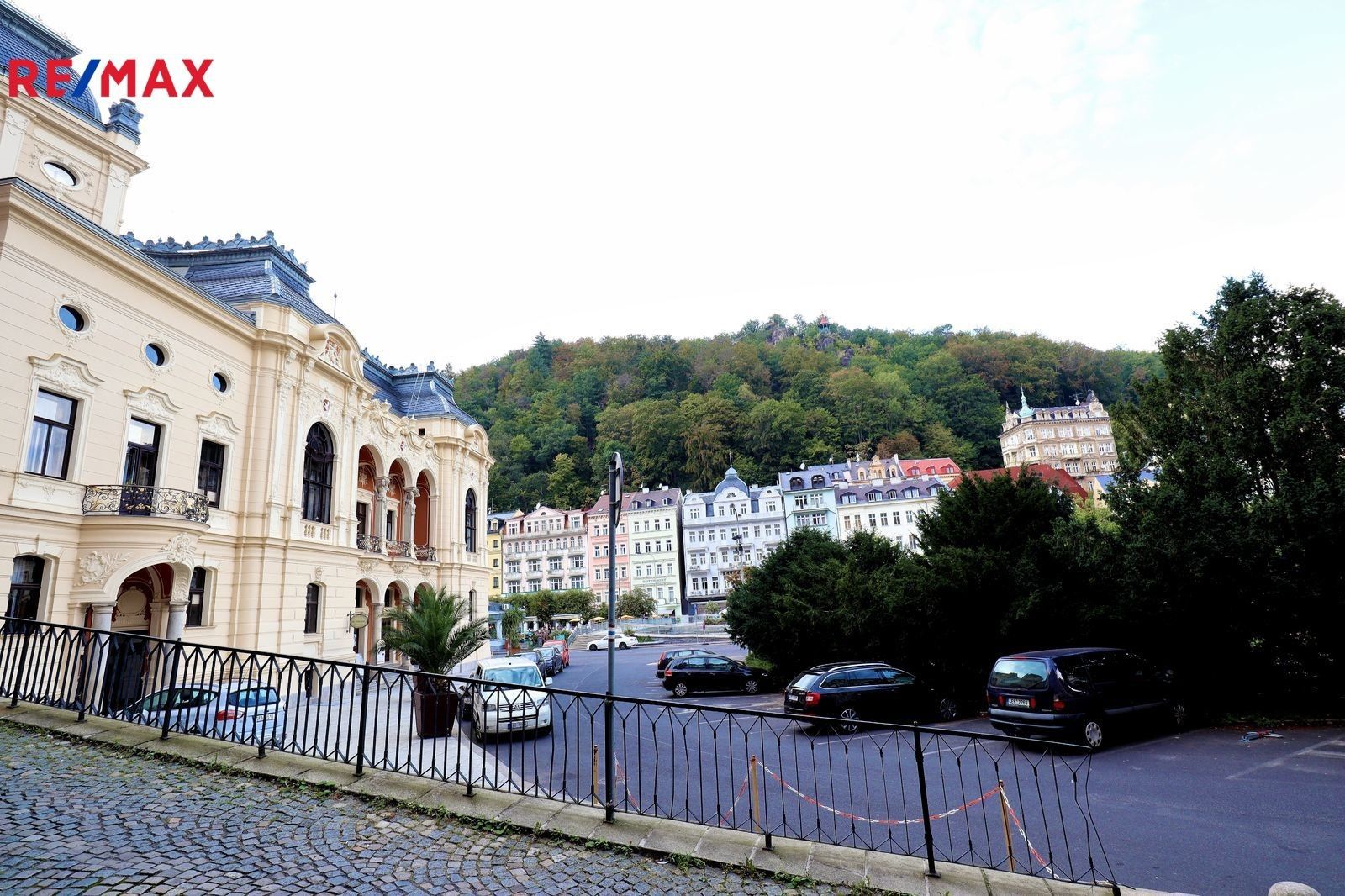 Ostatní, Divadelní náměstí, Karlovy Vary, Česko, 72 m²
