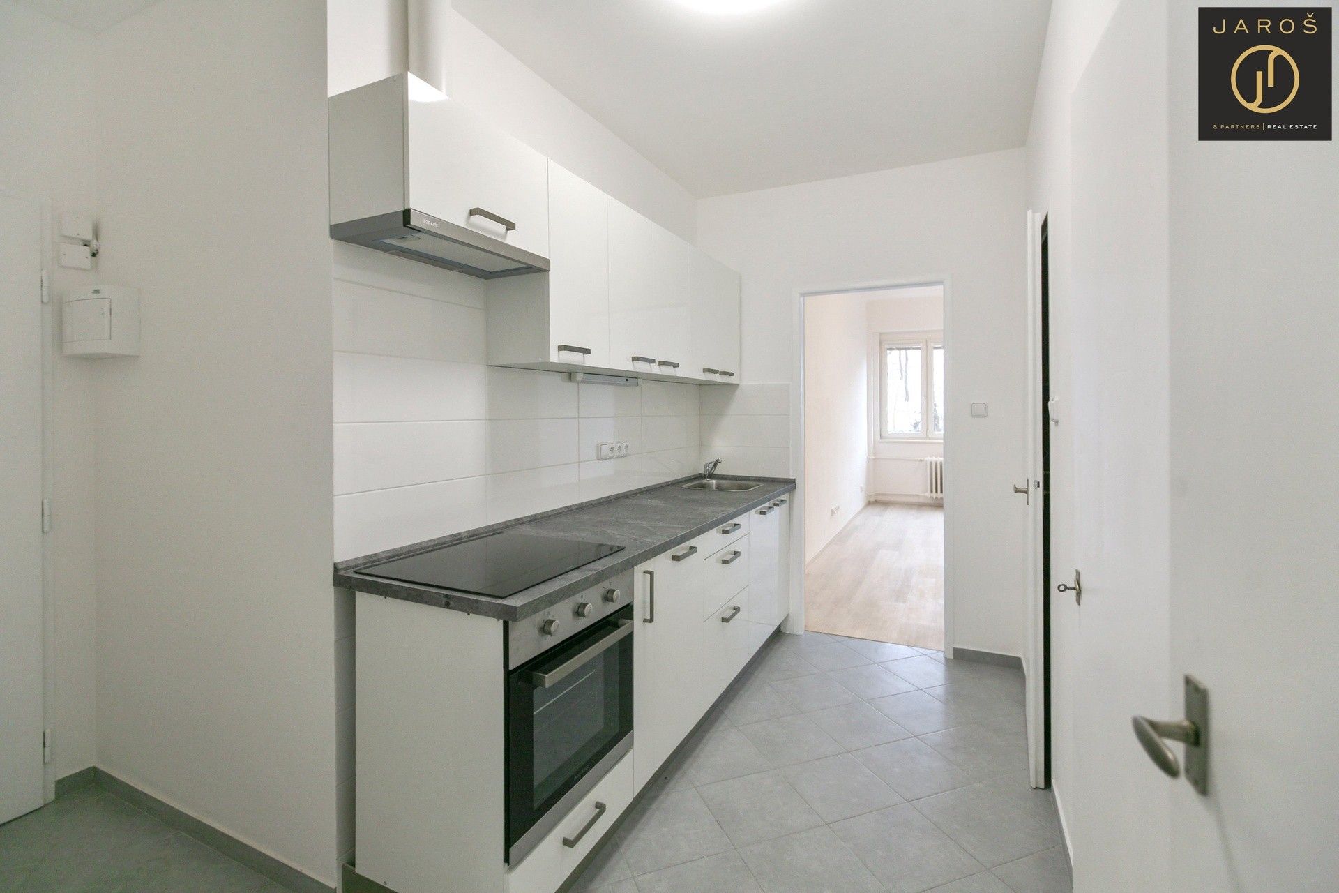 Pronájem byt 2+1 - Vrchlického 678, Praha, 46 m²
