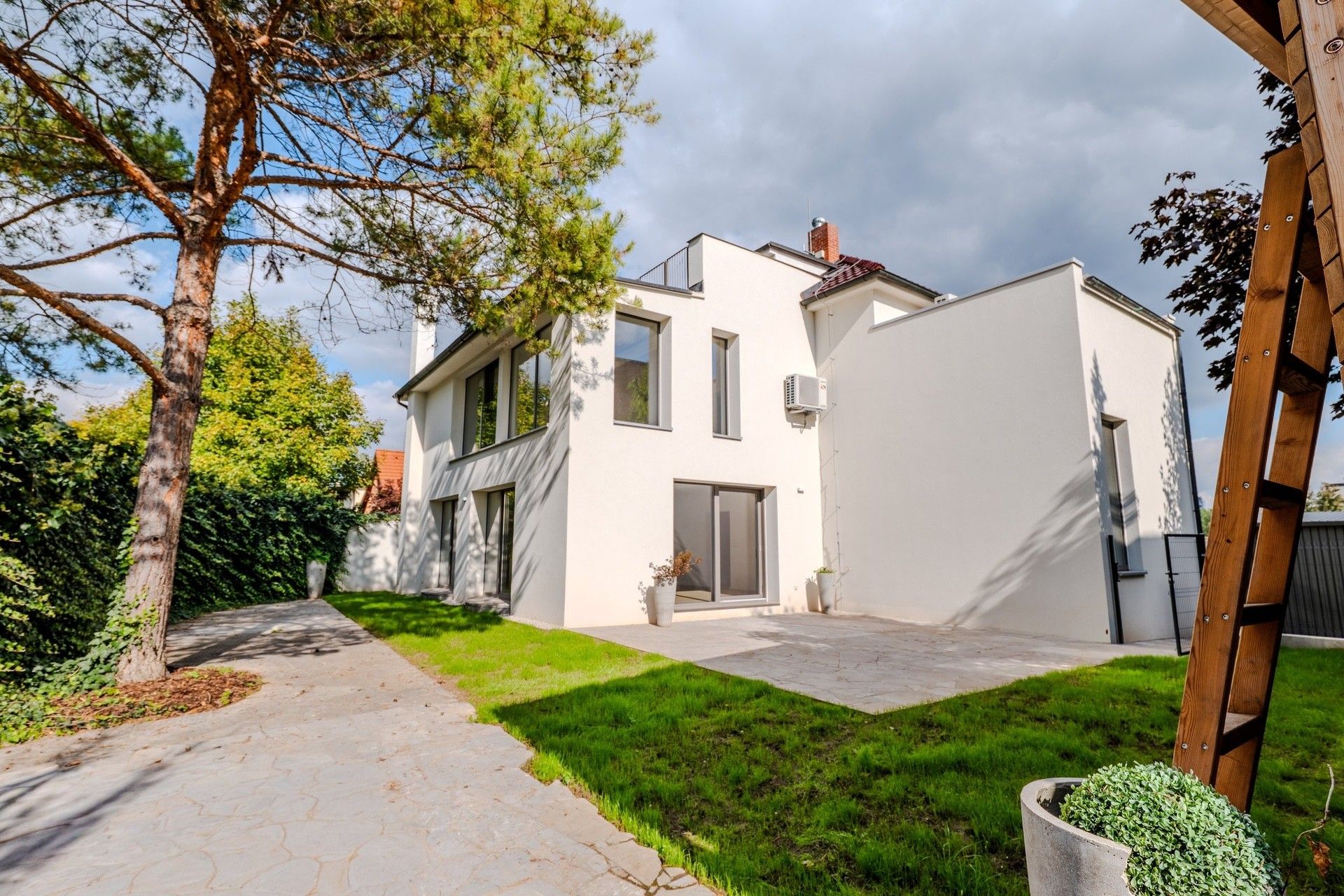 Rodinné domy, Starolázeňská, Praha, 334 m²