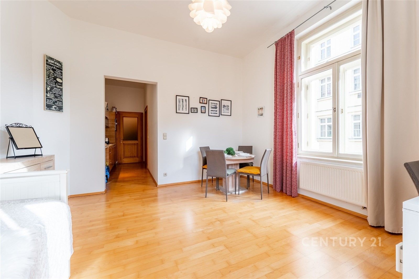 Pronájem byt 2+kk - U božích bojovníků 89, Praha Žižkov, 46 m² - 5