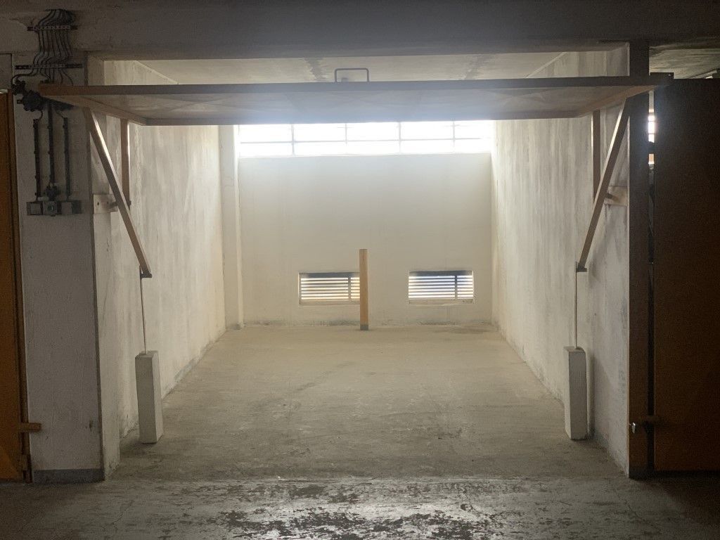 Garáže, Holušická, Praha - Chodov, 18 m² - 2