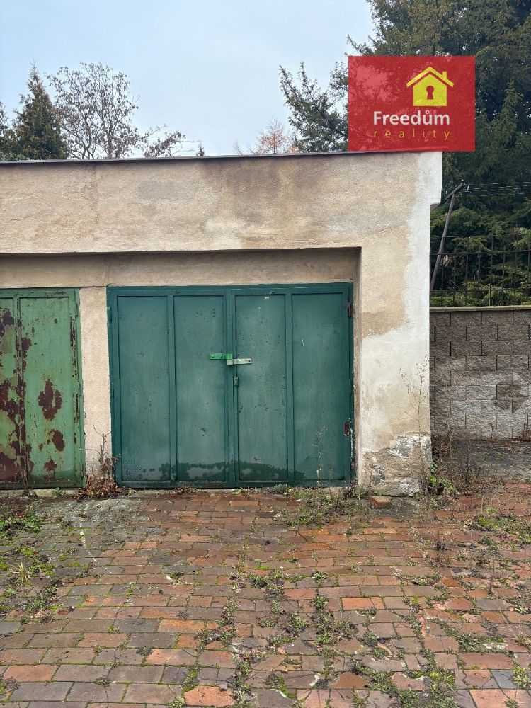 Garáže, Pod Doubravkou, Teplice, 17 m²