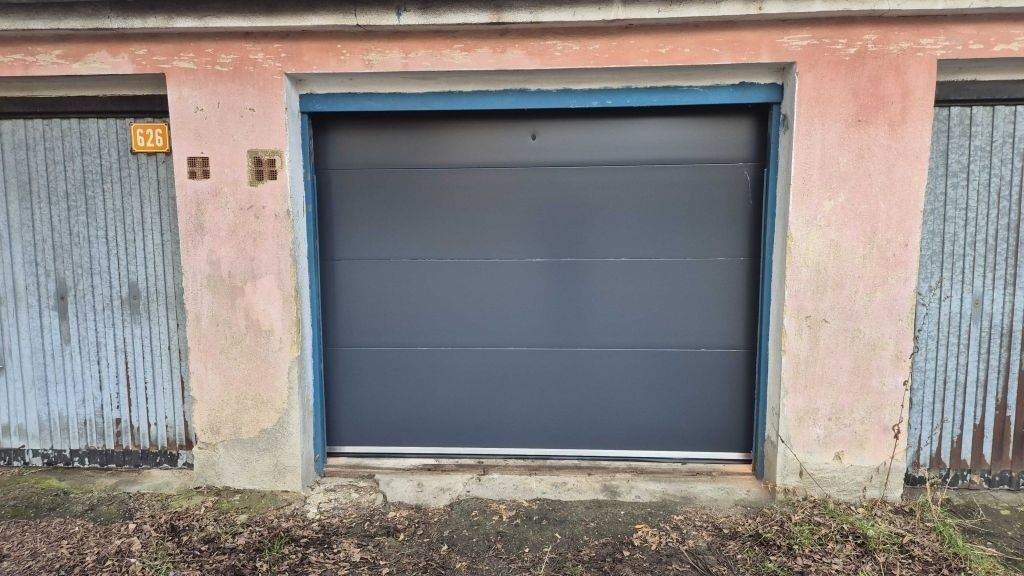 Garáže, Slaný, 274 01