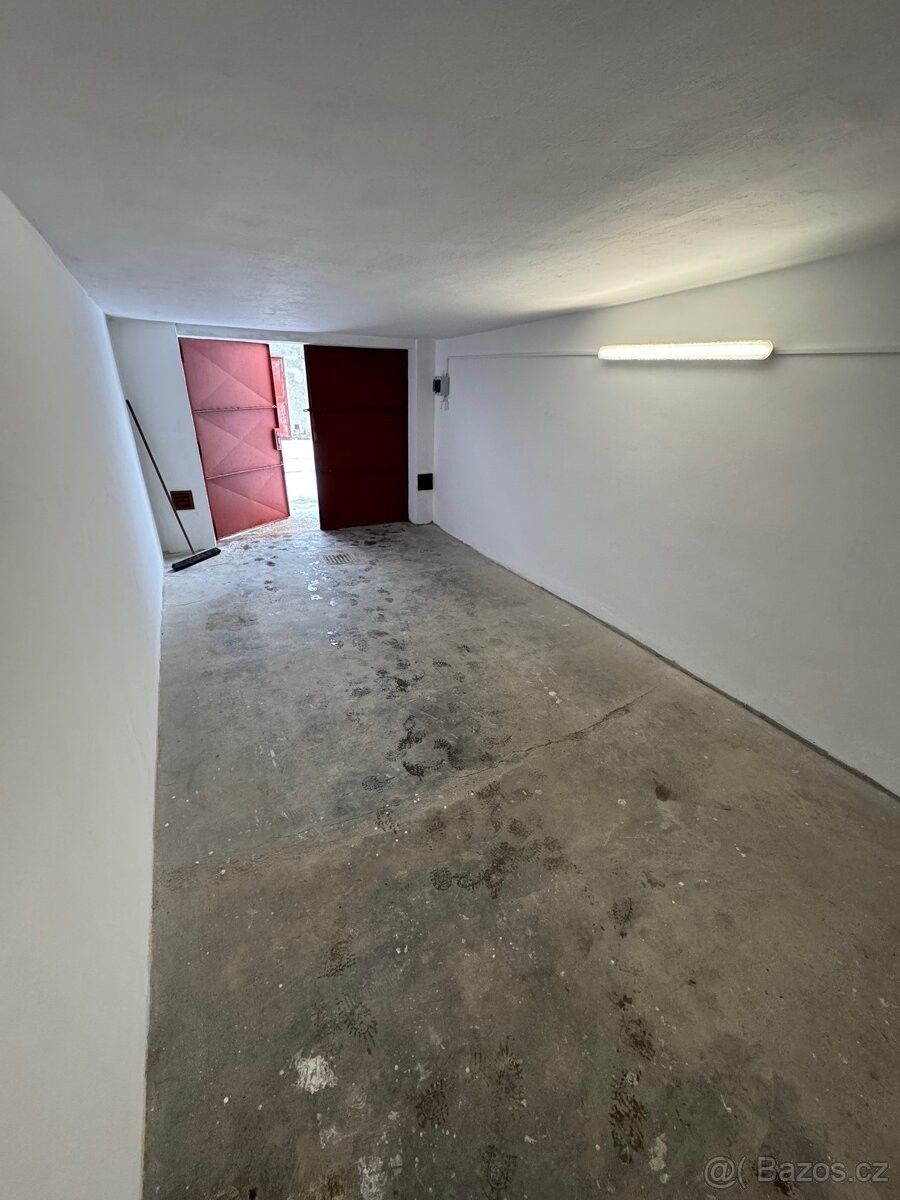 Pronájem garáž - Karlovy Vary, 360 01