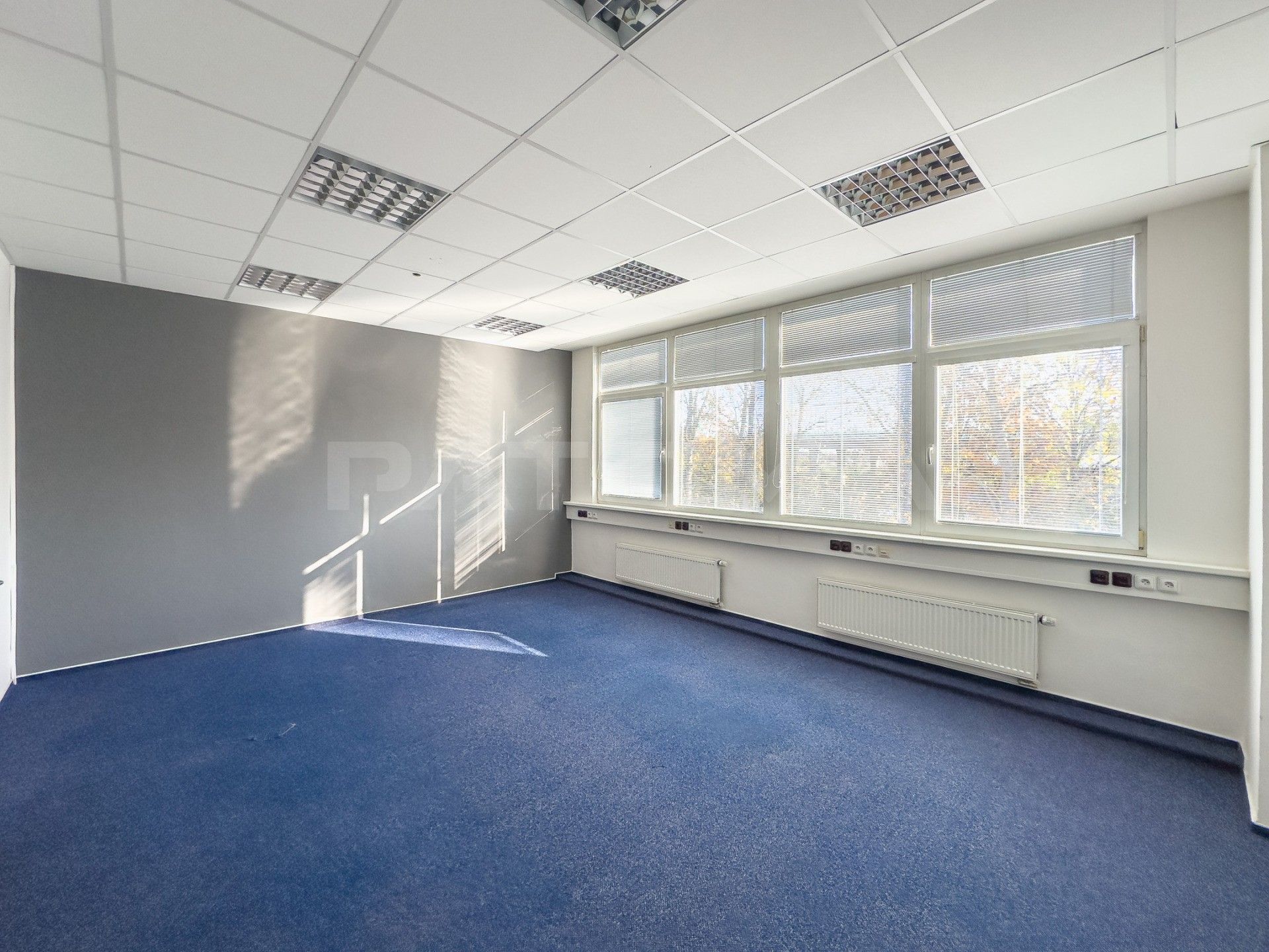 Pronájem kancelář - Na hůrce, Praha, 309 m²