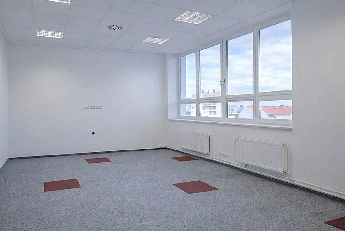 Kancelář, 714 m²