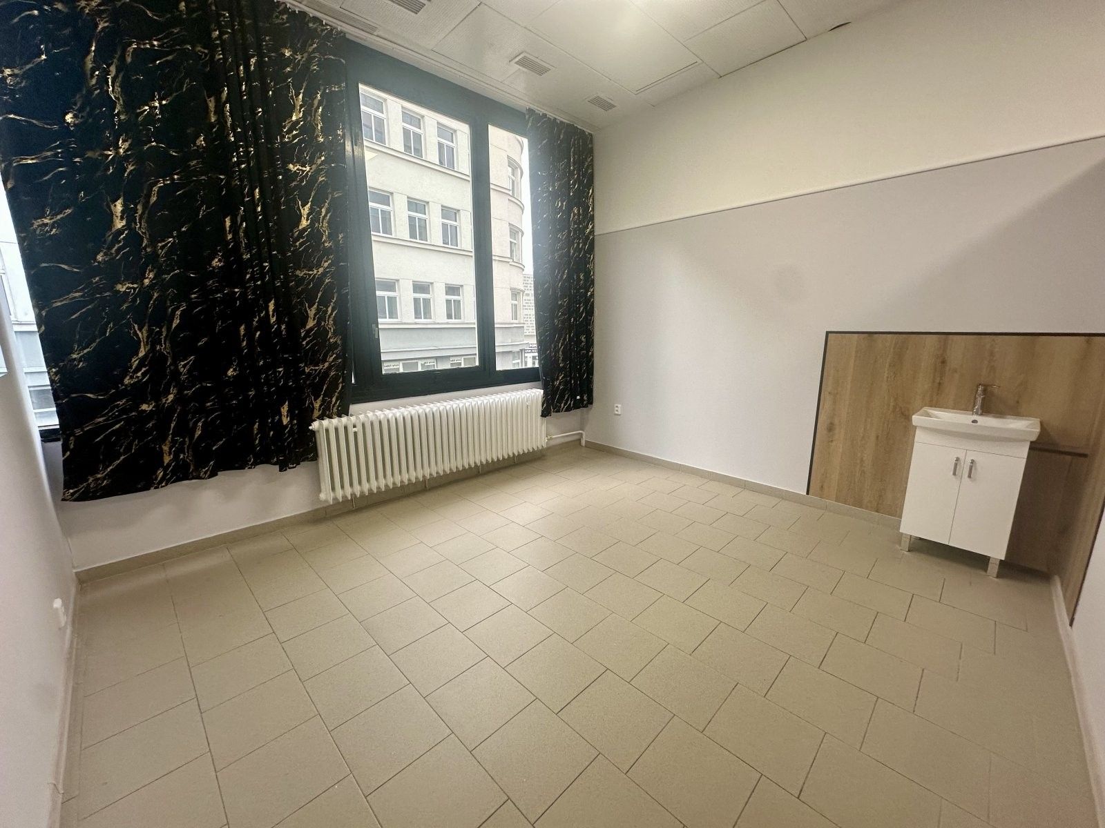 Obchodní prostory, Revoluční, Liberec, 18 m² - 1