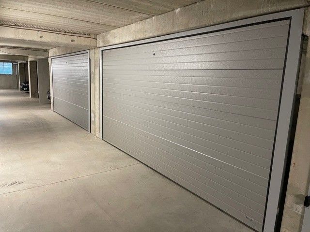 Garáže, Brno, 619 00