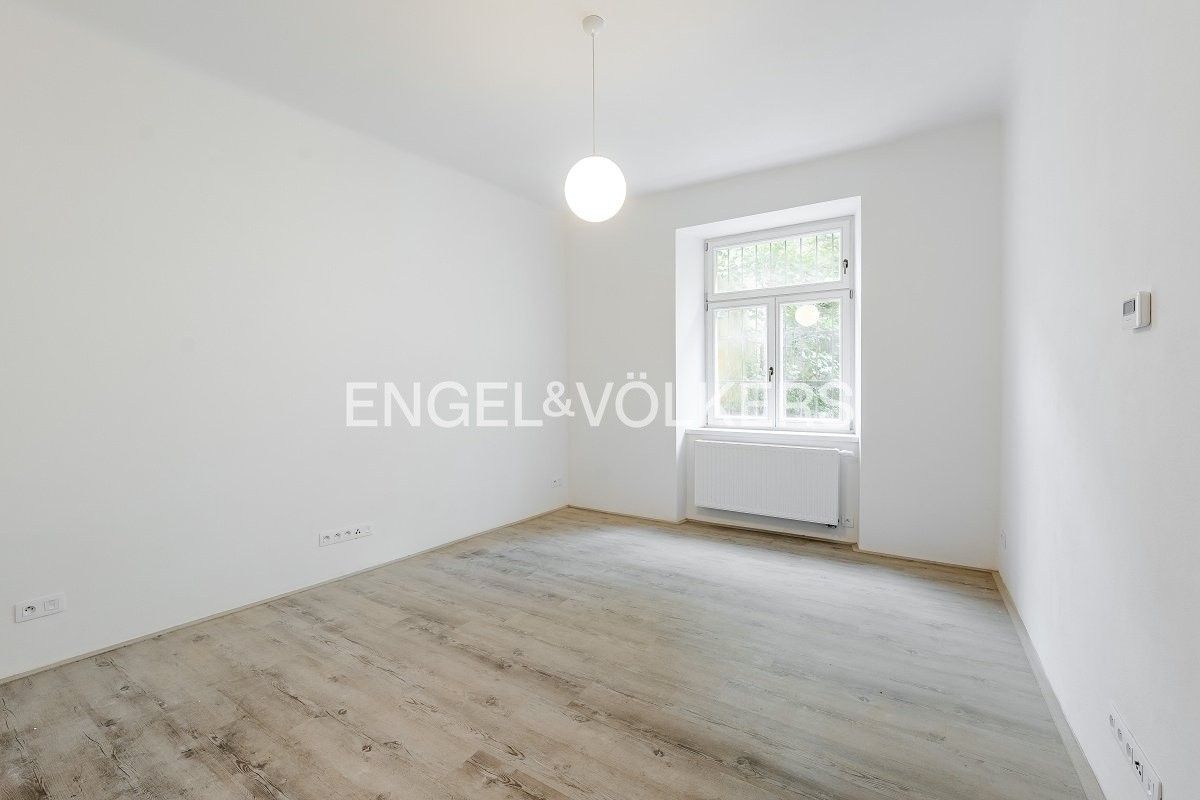 Pronájem kancelář - Oldřichova, Praha, 25 m²