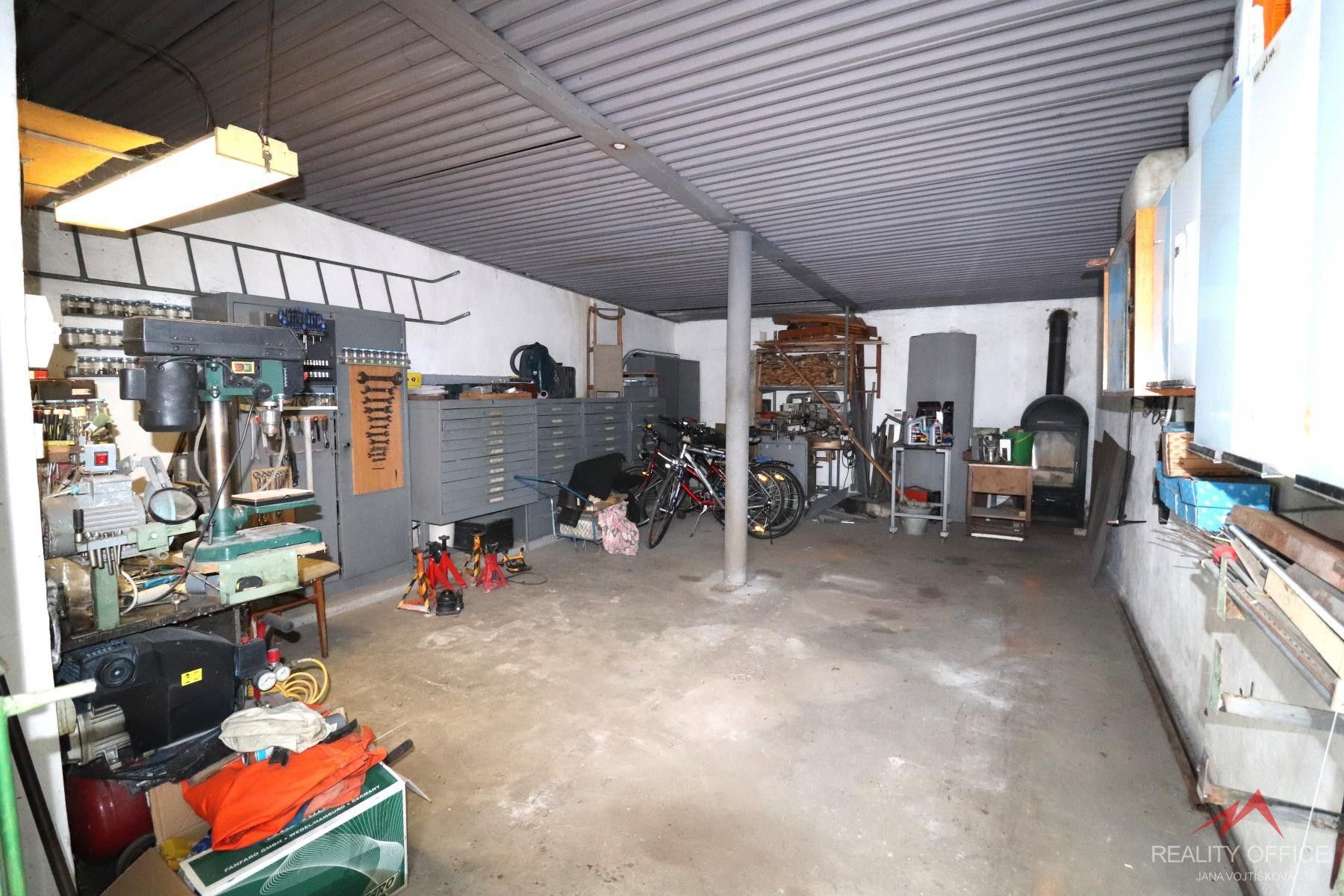 Prodej garáž - Vítězství, Děčín, 38 m²