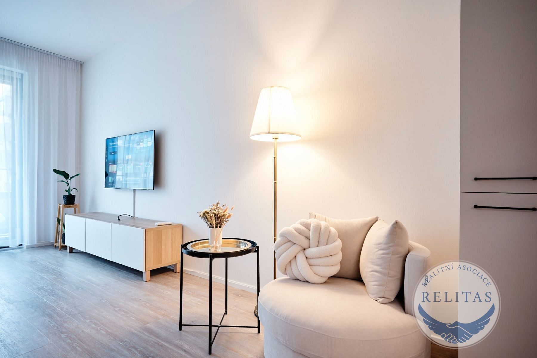 Pronájem byt 1+kk - Praha, 37 m²