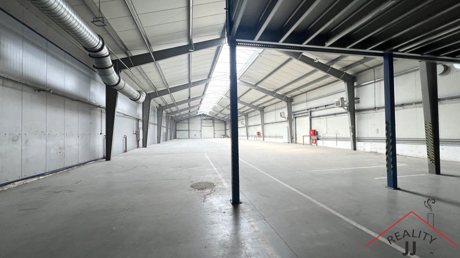 Sklad · 1 545 m² · U továren 770, Praha Hostivař - 3