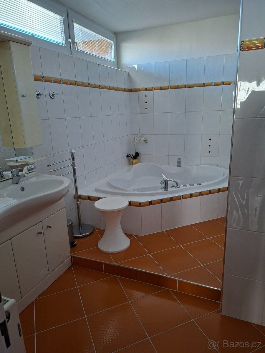 Pronájem byt - Rudolfov, 373 71