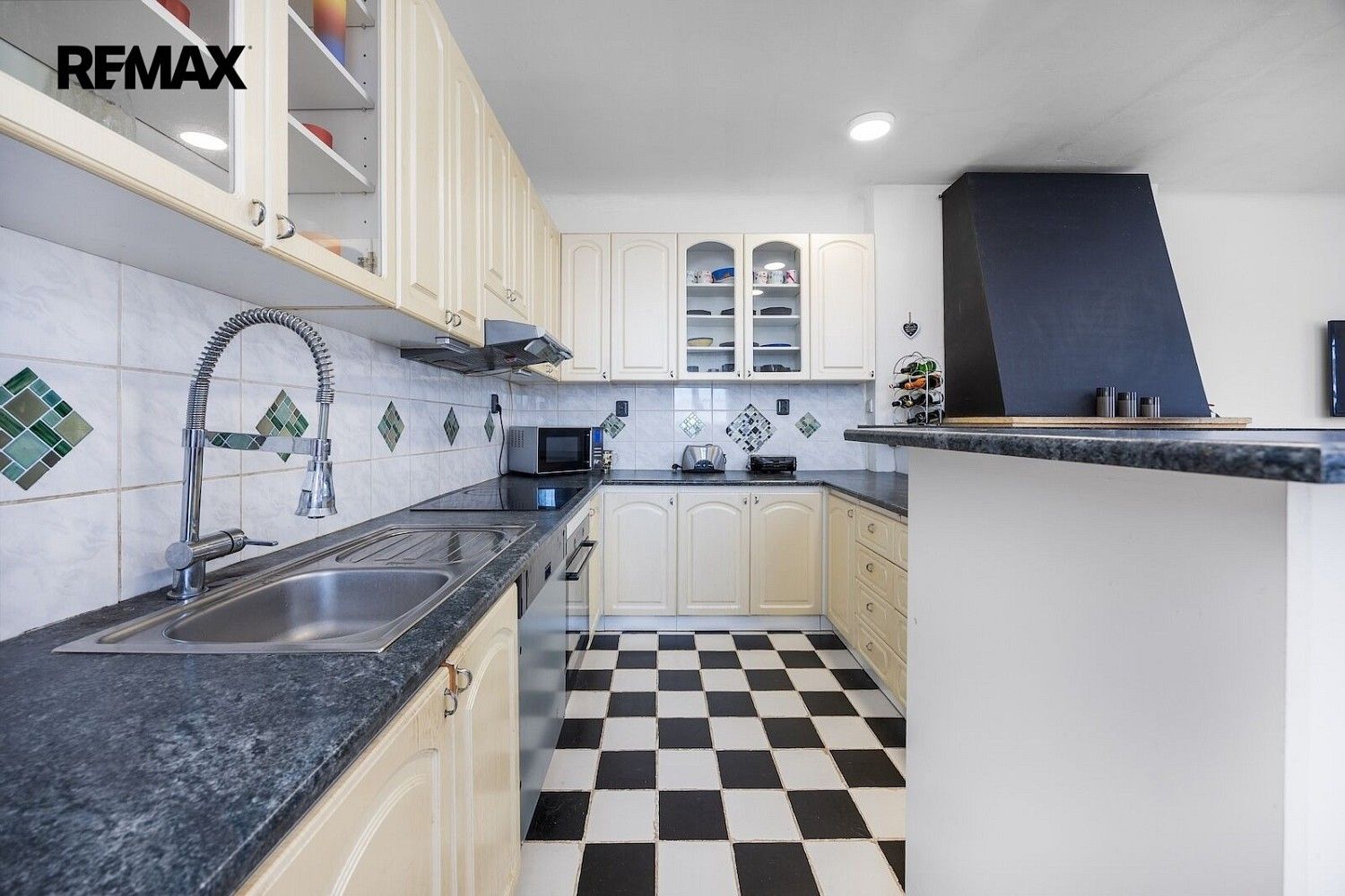 Rodinný dům · 246 m² · Praha - Ruzyně, okres Praha 6, Hlavní město Praha - 3