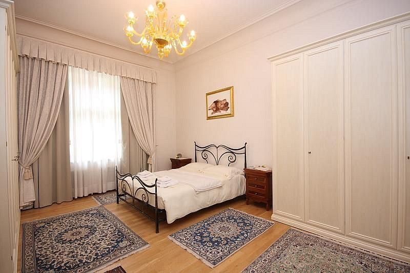 3+kk, Truhlářská, Praha 1 - Nové Město, 76 m² - 1