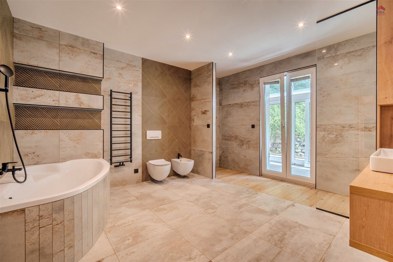 Prodej rodinný dům - Bukovina, Turnov, 450 m²