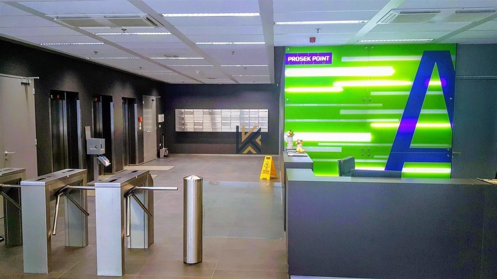 Pronájem kancelář - Prosecká, Praha, 839 m²