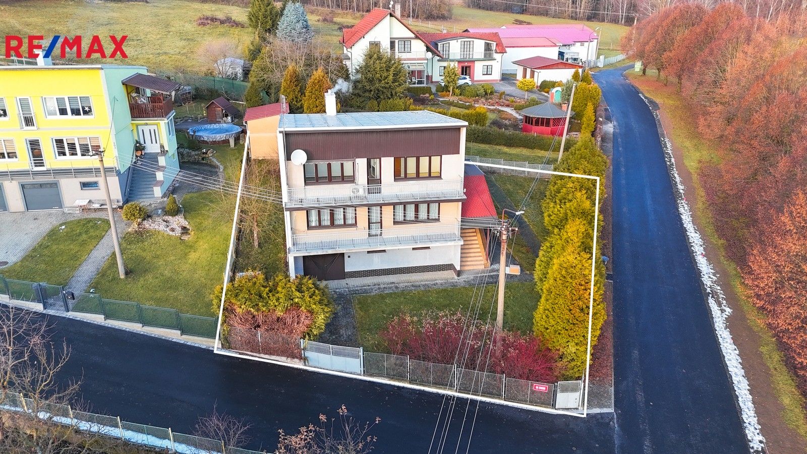 Prodej rodinný dům - Na Stráni, Halže, 350 m²