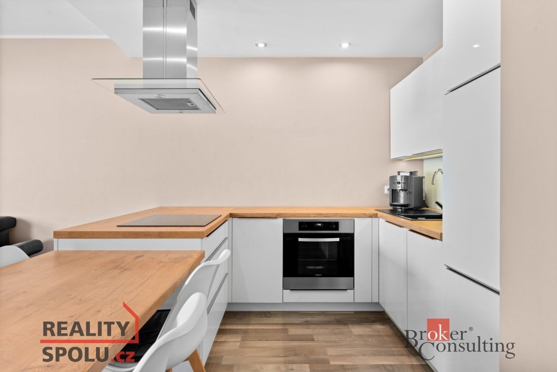 Pronájem byt 2+kk - Jana Hrubého, Pardubice, 56 m²