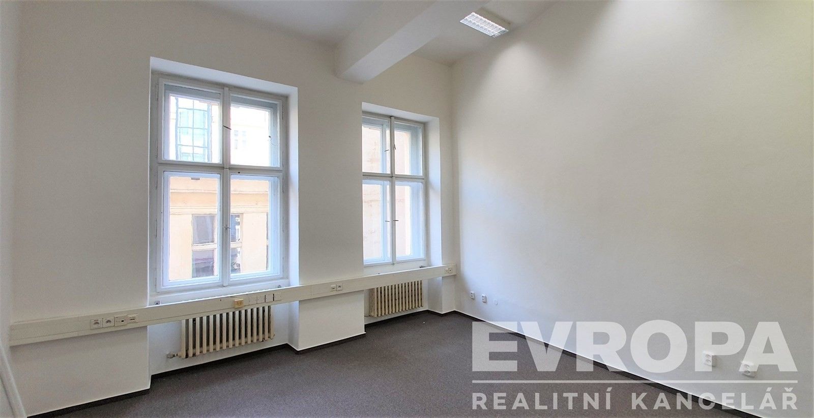 Pronájem kancelář - Revoluční, Praha, 55 m²