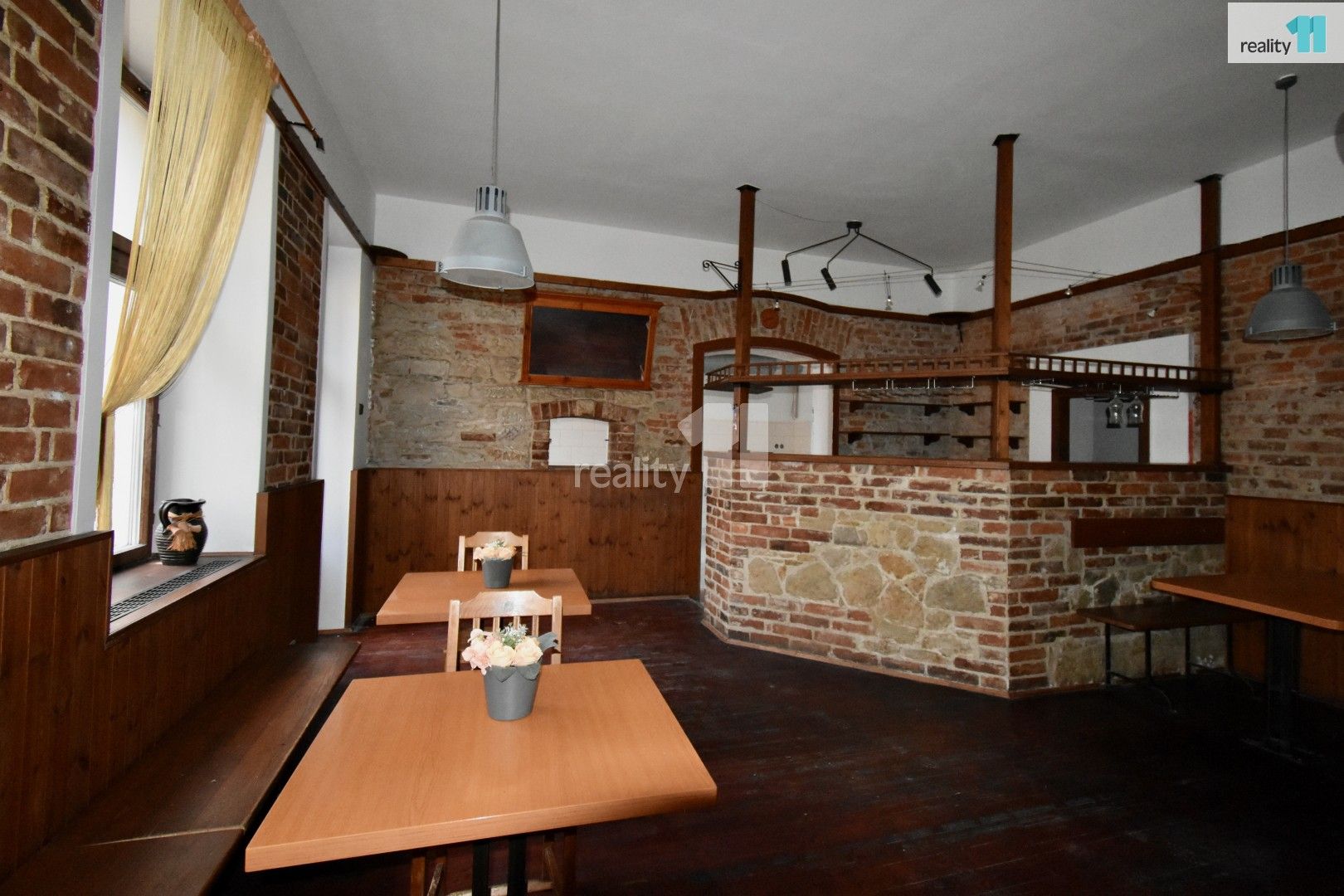 Restaurace, Masarykovo náměstí ., Náchod, 232 m² - 2
