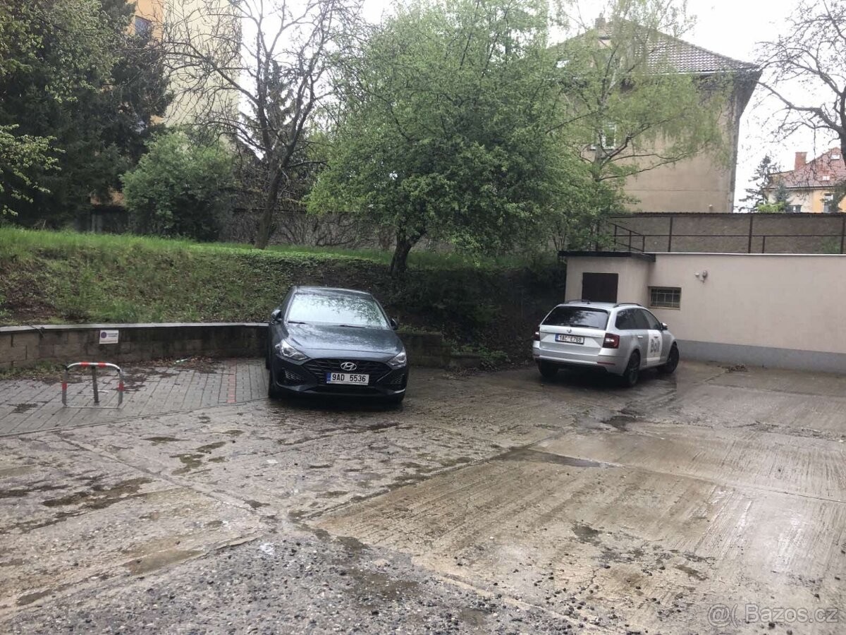 Garáž